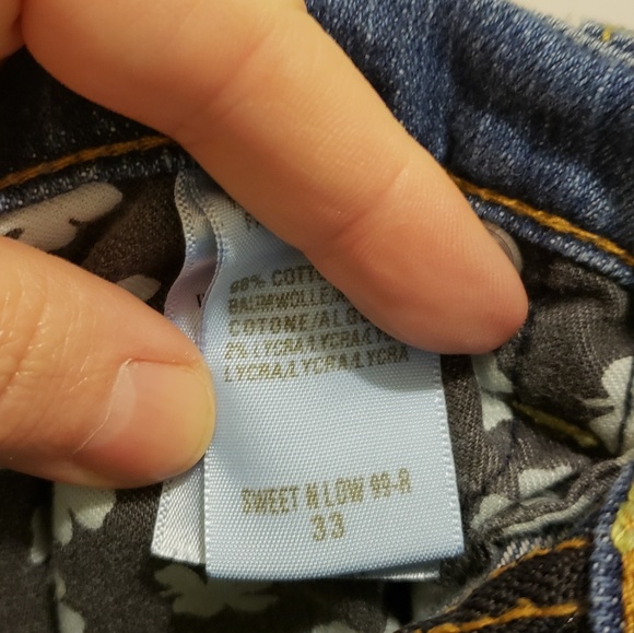 VINTAGE DISTRESSED SWEET N LOW LUCKY JEANS - Picture 7 of 7